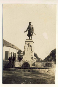 Calafat - Monument ridicat în cinstea eroilor români căzuţi în timpul primului război mondial.jpg